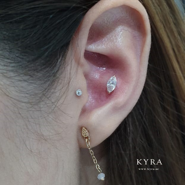 Classic Single Stone Threaded Stud w/ post on the tragus