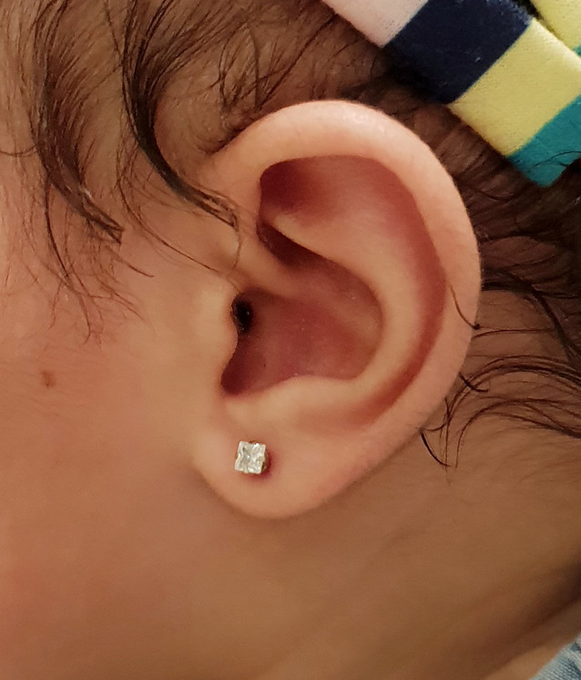 4mm Medical Grade Titanium Square CZ  Ear Studs on er
