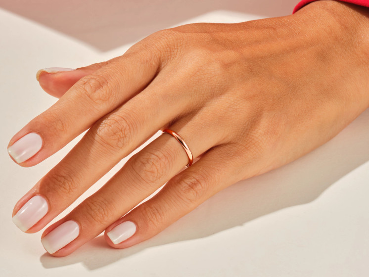 Classic Wedding Bands in 18K Gold For Her (2.0mm)