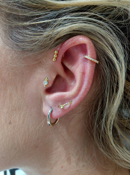 18K Solid Gold 3 mini Bubble Bar Threaded Stud