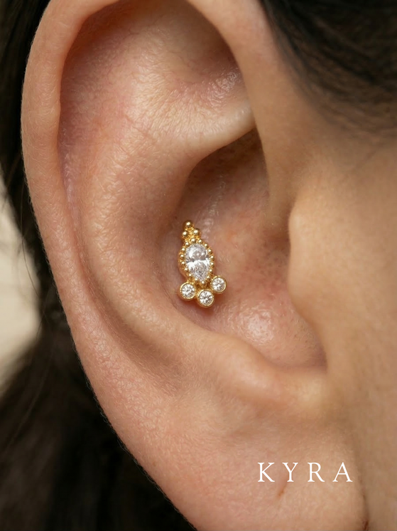 Modaka Threaded Stud in 18K Gold