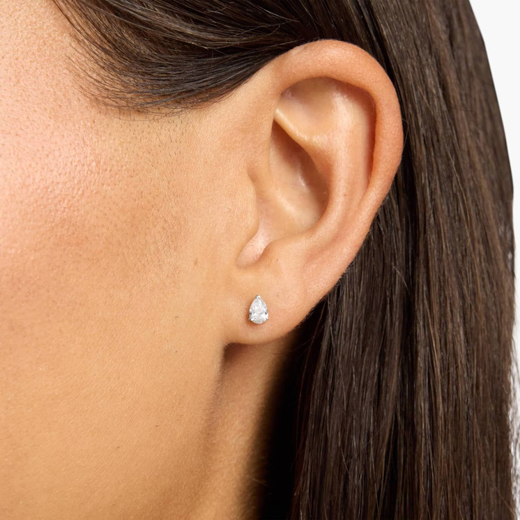 Tear Drop CZ Threaded Stud(Medium)