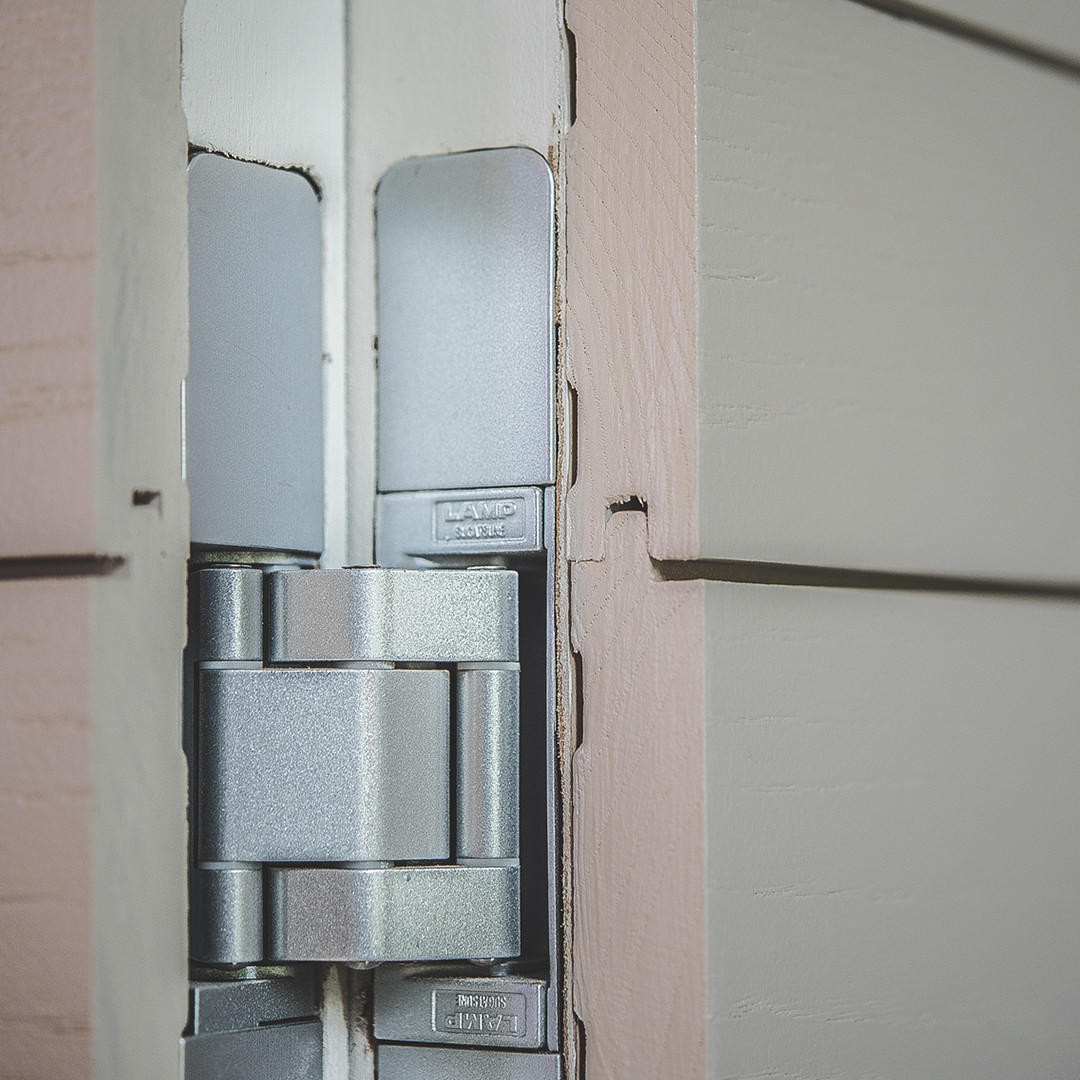 3WAY ADJUSTABLE CONCEALED HINGE FOR CLADDED DOORS (ULRATED) HES3D