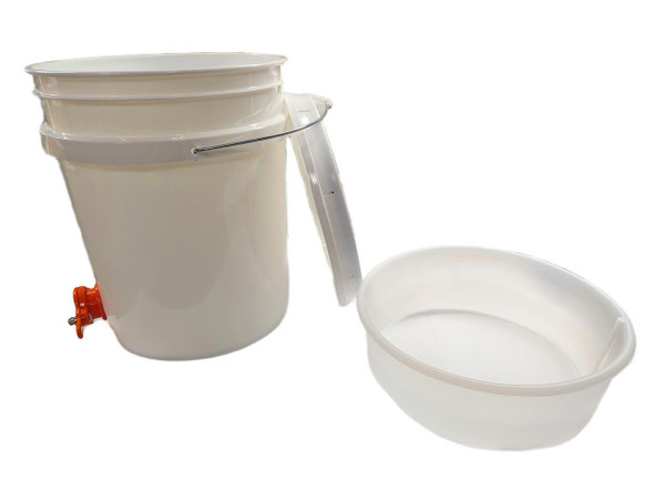5 Gallon Pail with Filter   5 Gallon Pail with Filter