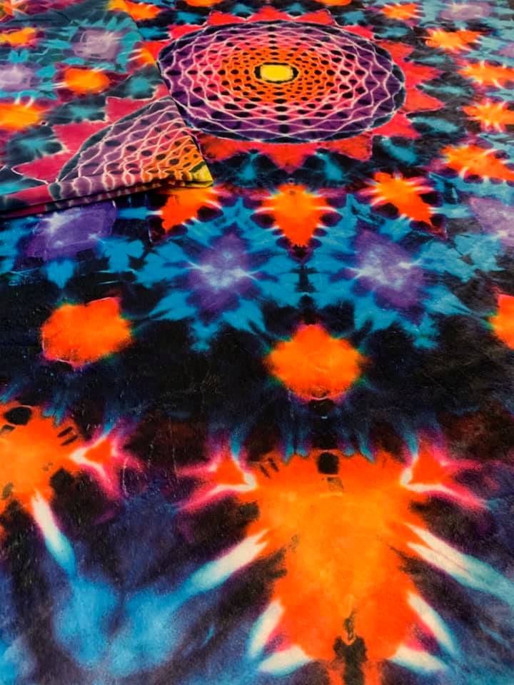Fleece tie dye blanket