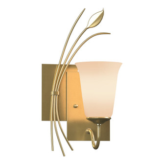 Leaf One Light Wall Sconce in Modern Brass (39|205122-SKT-LFT-86-GG0035)