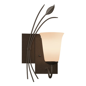 Leaf One Light Wall Sconce in Bronze (39|205122-SKT-LFT-05-GG0035)