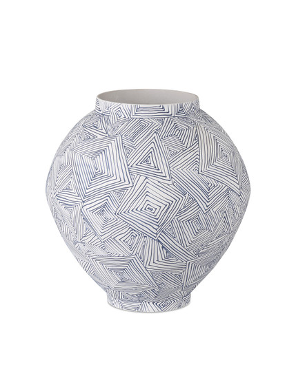 Blue Zag Vase in Blue/White (142|1200-0867)