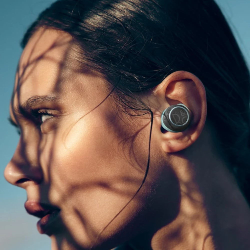 Bang & Olufsen Beoplay E8 Sport Wireless Earbuds With Wireless Charging Case (Anthracite Oxygen)