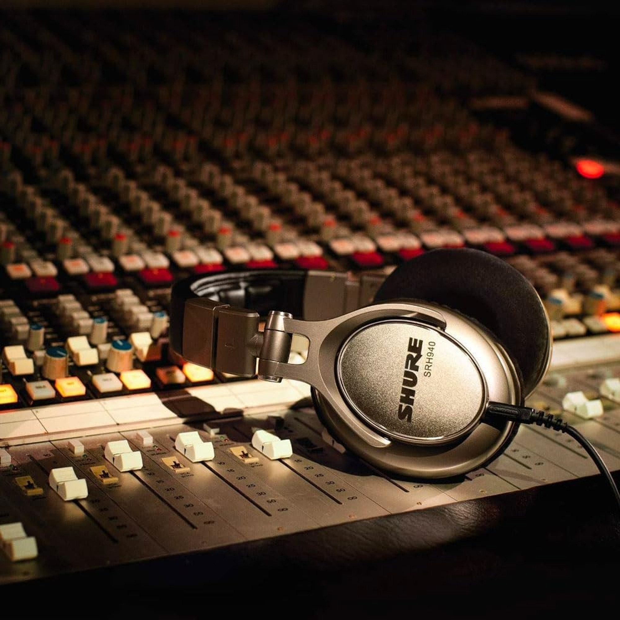 Shure Headphones Shure Singapore Shure SRH940 Premium Studio