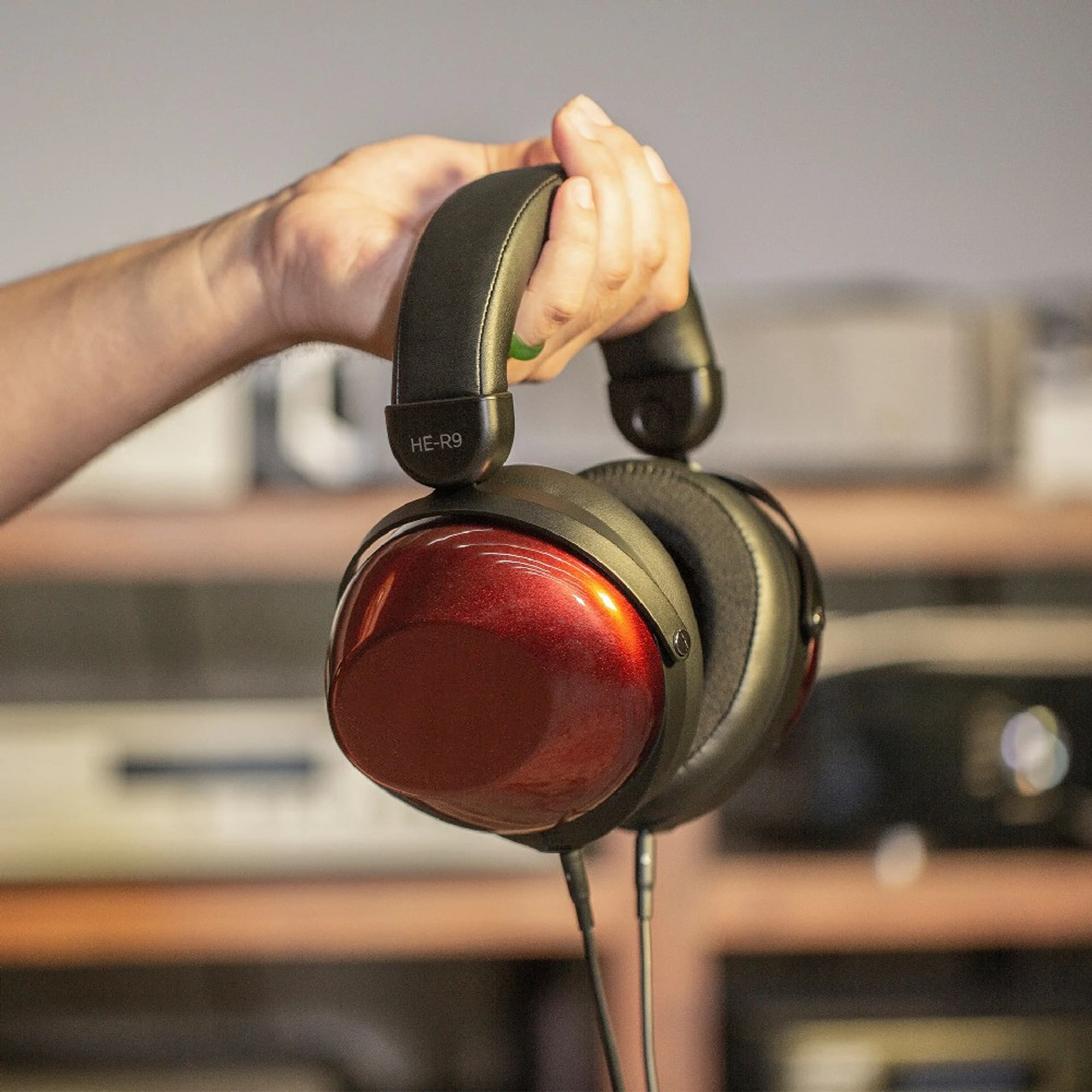 HIFIMAN Headphones | HIFIMAN Singapore | Hifiman HE-R9 Closed-Back