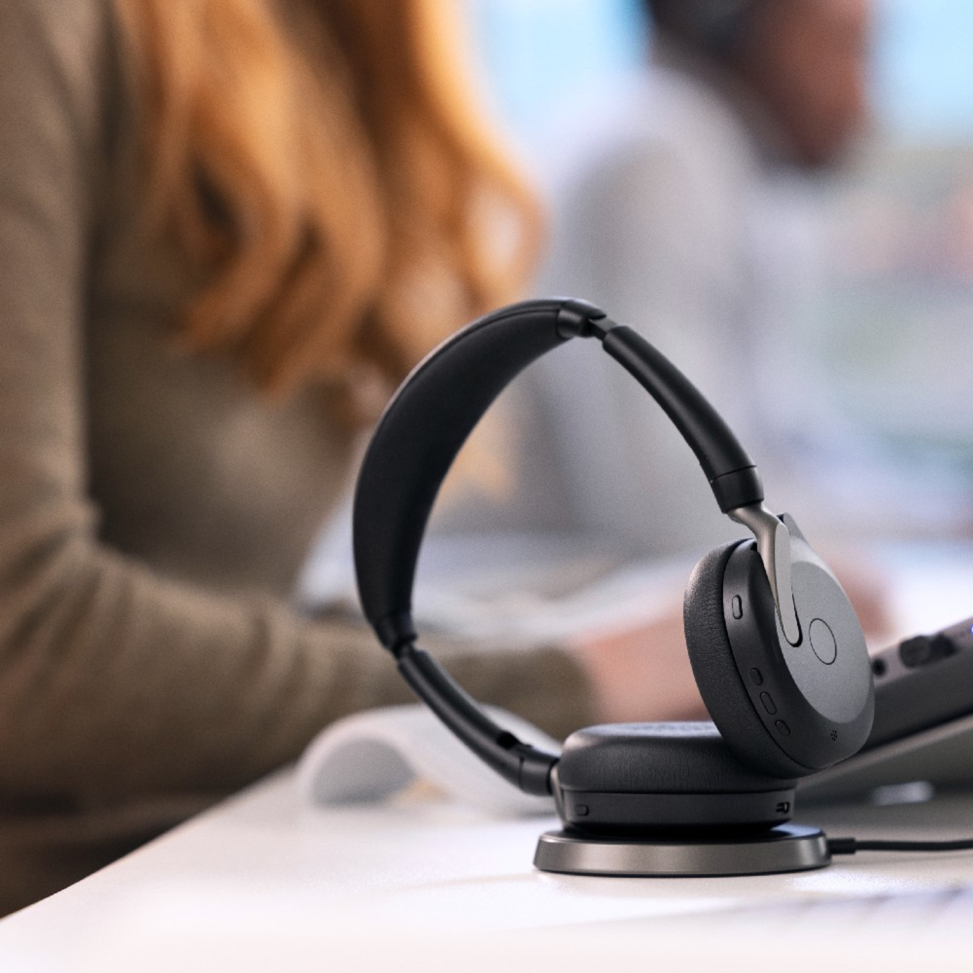 Jabra Singapore | Jabra Headsets | Jabra Evolve2 | Jabra Evolve2 65 Flex UC  Stereo ANC, Wireless Bluetooth Headset, With Wireless Charger, USB-A  (26699-989-989) | HEADPHONES