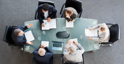 Revolutionizing Conference Calls: A Deep Dive into the Jabra Speak 810