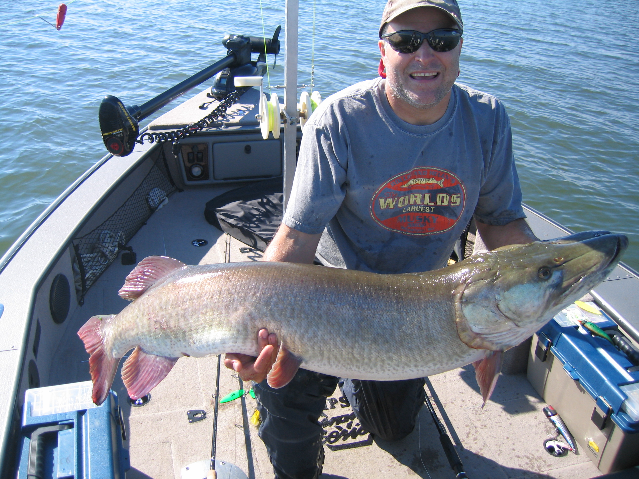 img-3302-58x30-musky1002-2005-2-.jpg