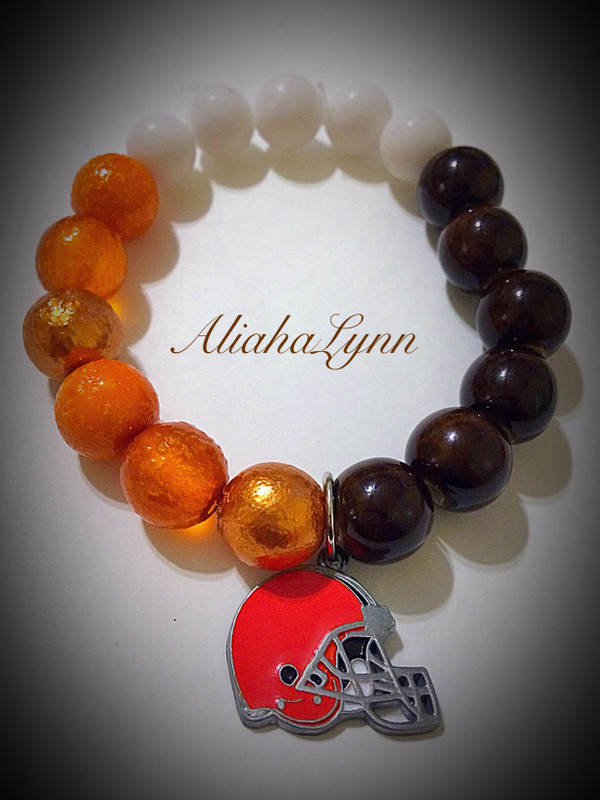 Rotating color Browns bracelet