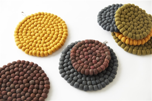 Aveva Design Wool Felt Ball Trivet - Thumbnail 2