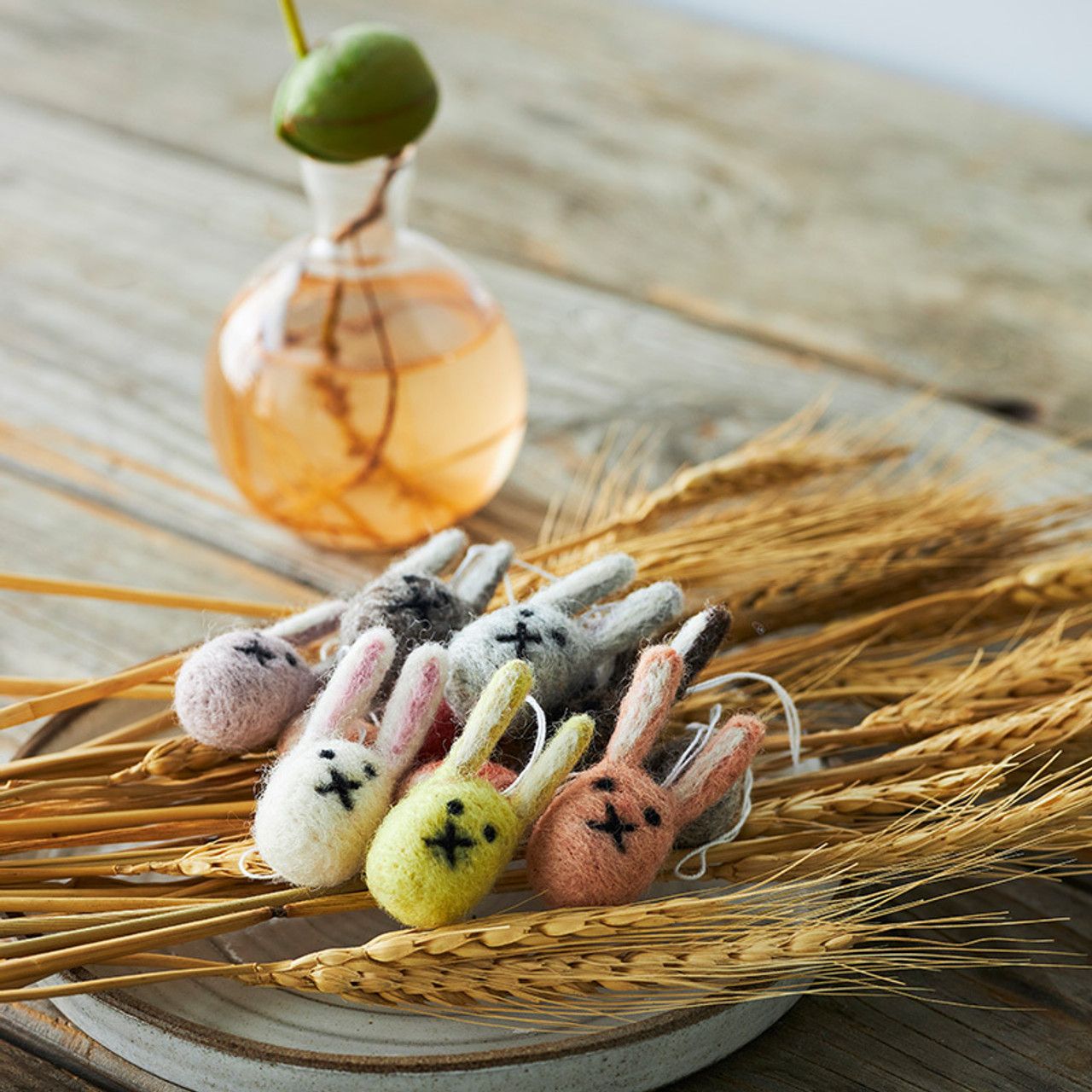 Scandinavian Spring Decorations made of Wool