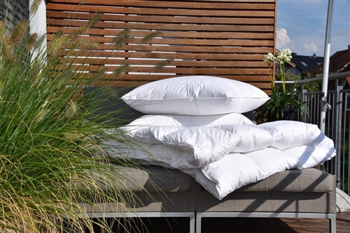 Goose Down Comforter / LIGHTWEIGHT / SUMMER / EURO QUEEN / 95" x 87"