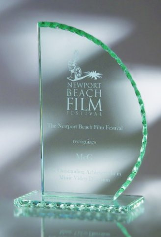 Pearl Edge Sail Jade Crystal Award available in 3 different sizes