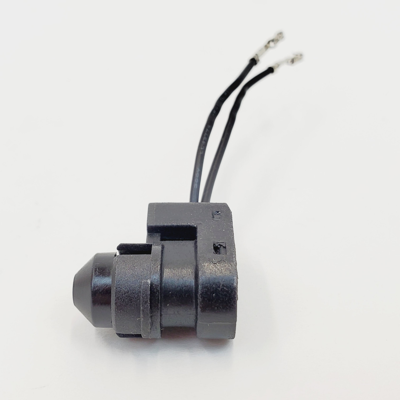 Handlebar-Mounted Front Brake Light Switch for 2012-2017 Harley