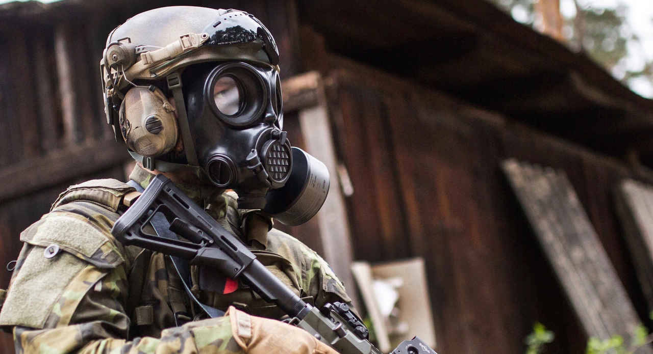 mira safety tactical gas mask