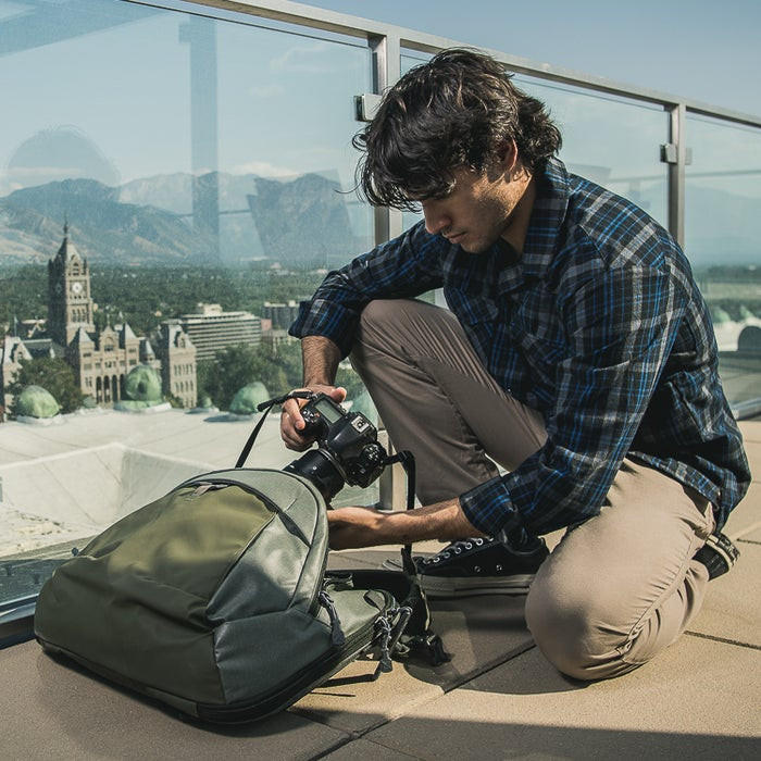Vertx Keryx Convertible Sling/Messenger Pack