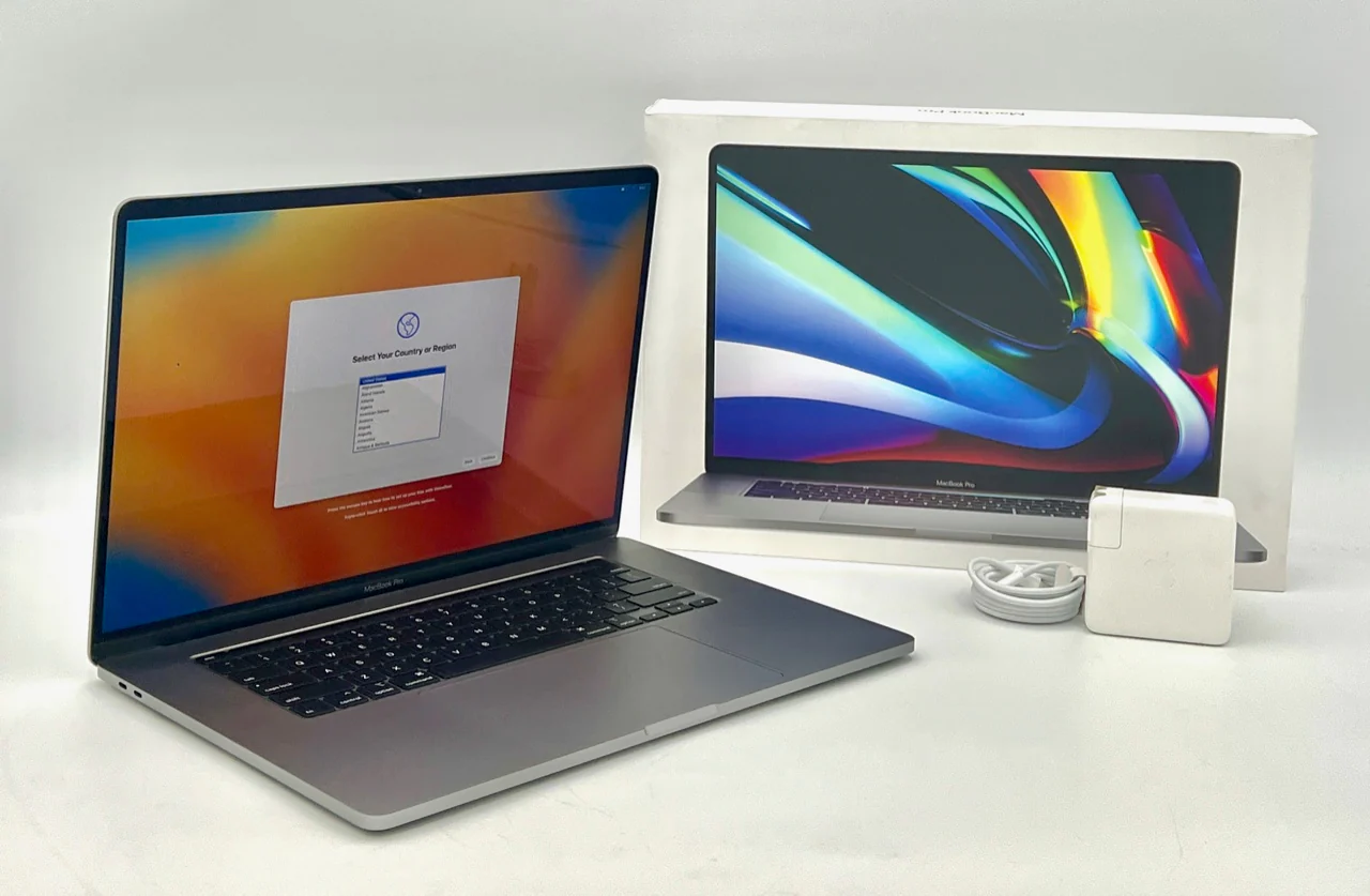 2019 16 MacBook Pro 2.4GHz 8-core i9 | 32GB | 1 TB SSD | 5300M 4GB