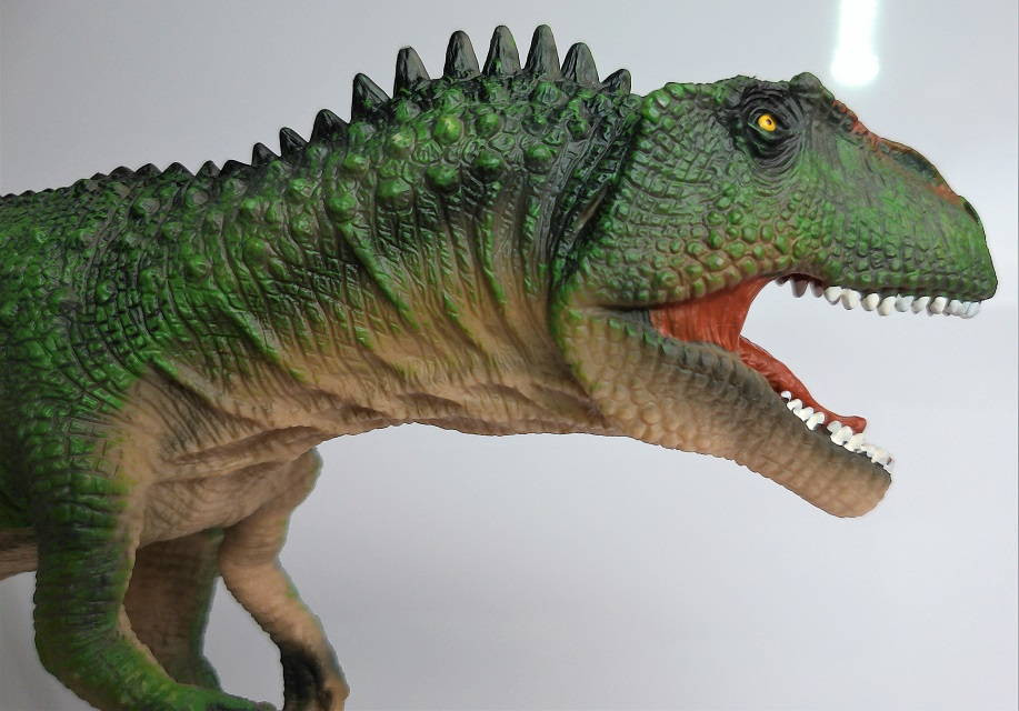 Mojo Giganotosaurus Deluxe #381013 - Haunting yellow eye