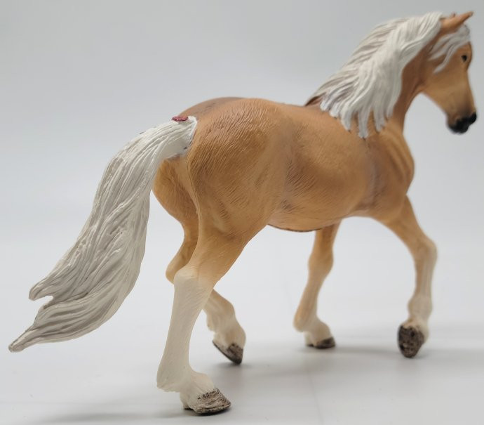 Schleich Palomino Schleich Akhal-Teke Stallion