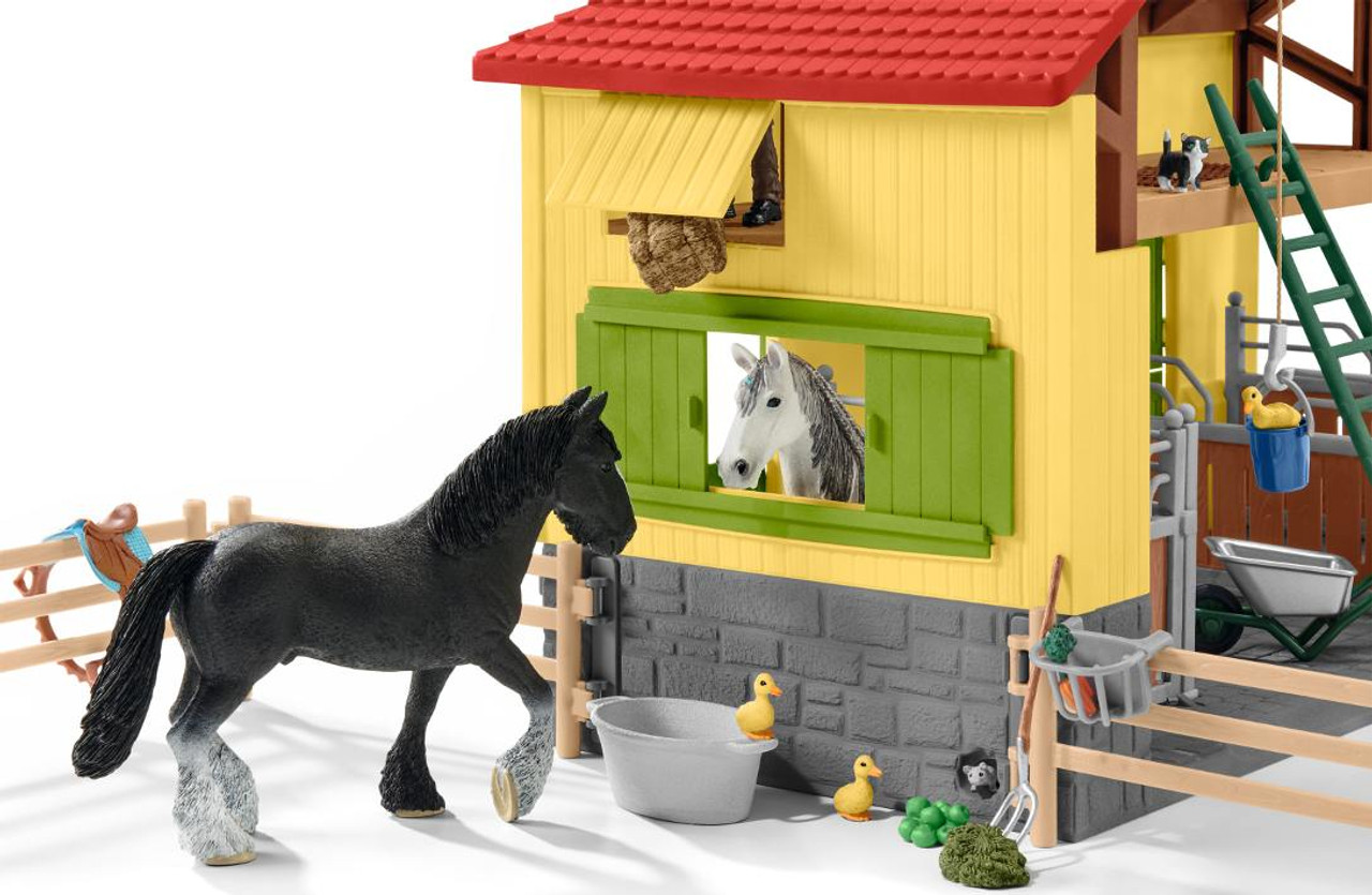 https://cdn11.bigcommerce.com/s-qaot6onjz9/images/stencil/1280x1280/products/3477/5627/schleich-42485-horse-stable-42__26872.1691650510.jpg?c=1&imbypass=on