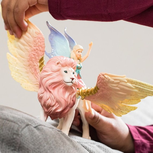 Playset - Fairy in Flight on Winged Lion (Schleich)