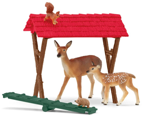 Feeding the Forest Animals (Schleich)