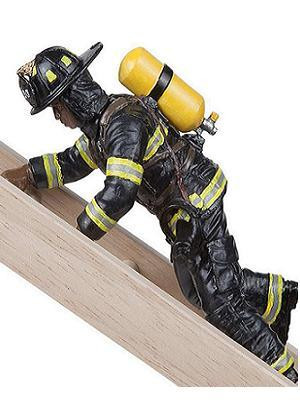 Papo US Fireman #70006 - Climbing Pose - Yellow Air Tank