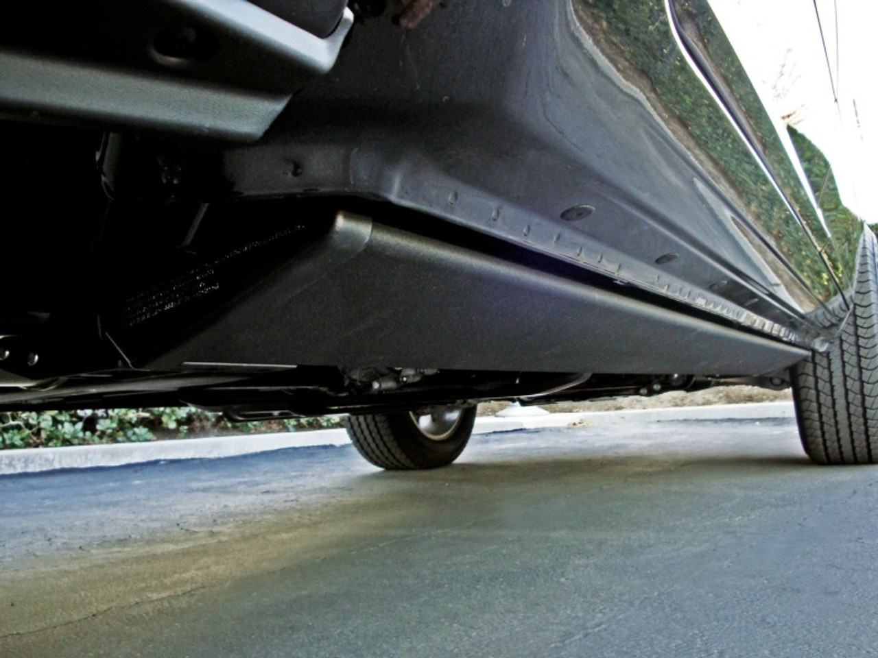 AMP Research 2013-2015 Dodge Ram 1500/2500/3500 All Cabs PowerStep Plug N Play - Black - 76138-01A