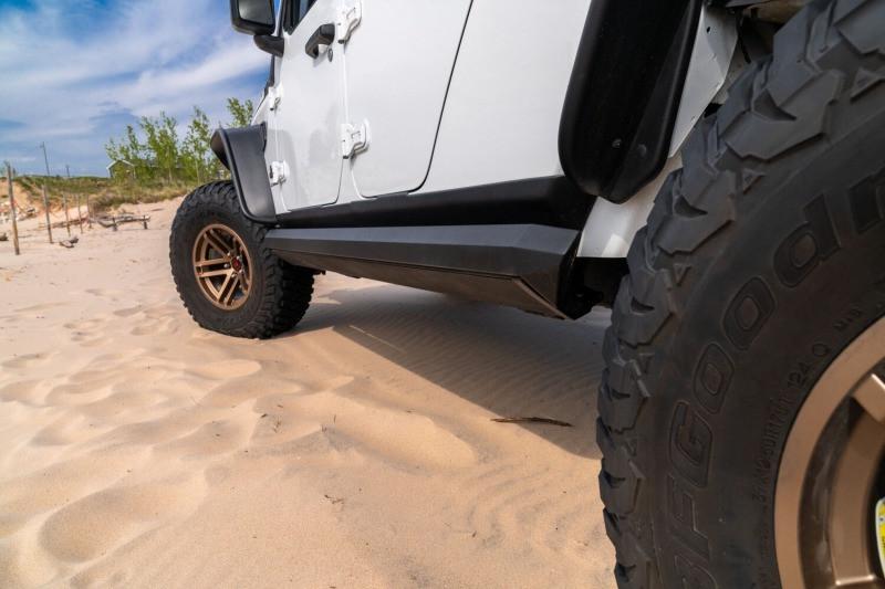 AMP Research 2007-2018 Jeep Wrangler JKU 4DR PowerStep XL - Black (Incl OEM Style Illumination) - 77122-01A