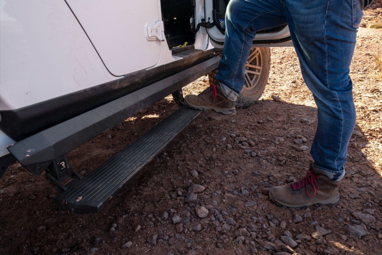 AMP Research 20-24 Jeep JT Gladiator (Launch/Overlnd/Rubicon/Sport/Sport S) PowerStep XL - Black - 77135-01A