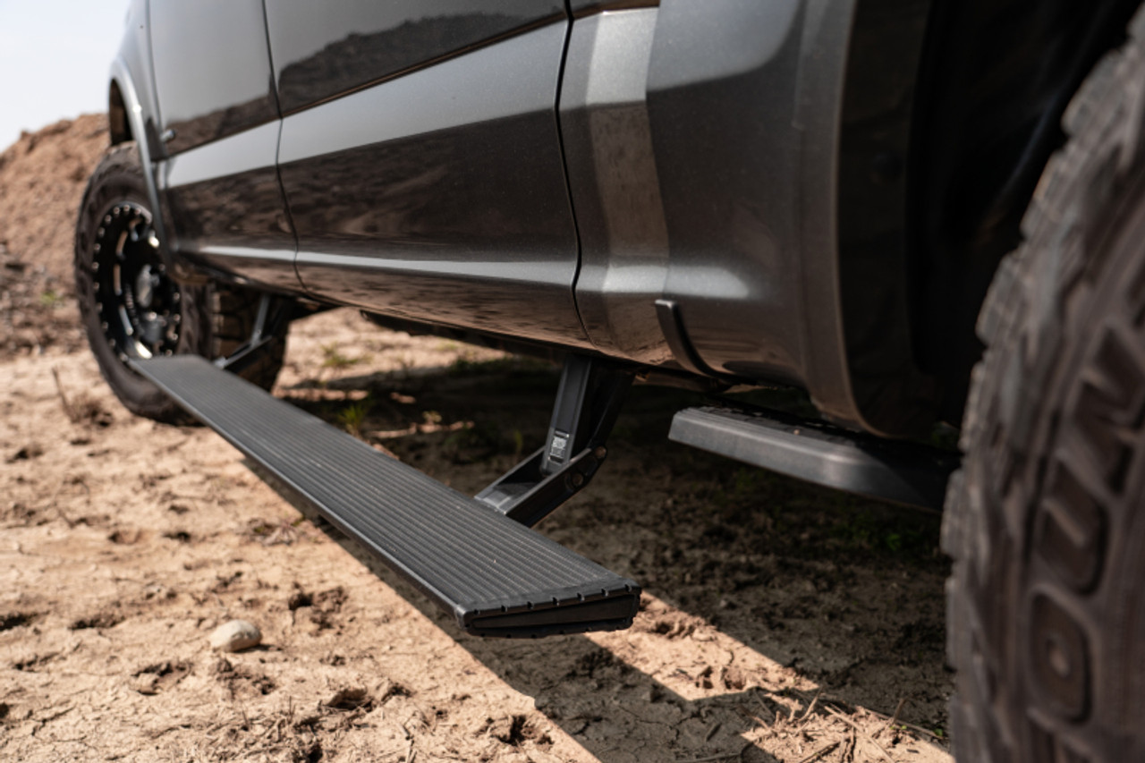 AMP Research 20-23 Jeep Gladiator (Launch/Overlnd/Rubicon/Sport/Sport S) PowerStep Xtreme - Black - 78135-01A