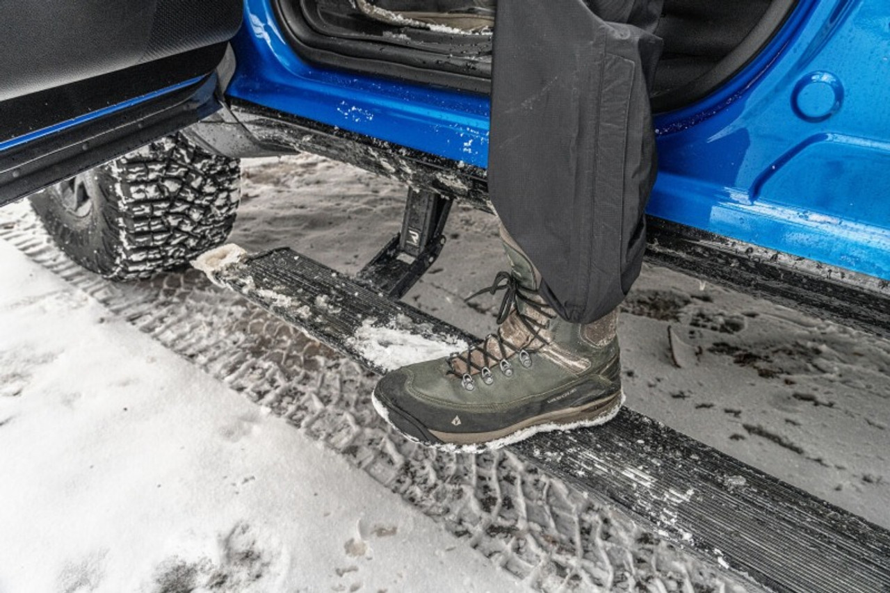 AMP Research 19-22 Ram 1500 Crew Cab PowerStep Xtreme - Black (Incl OEM Style Illumination) - 78240-01A