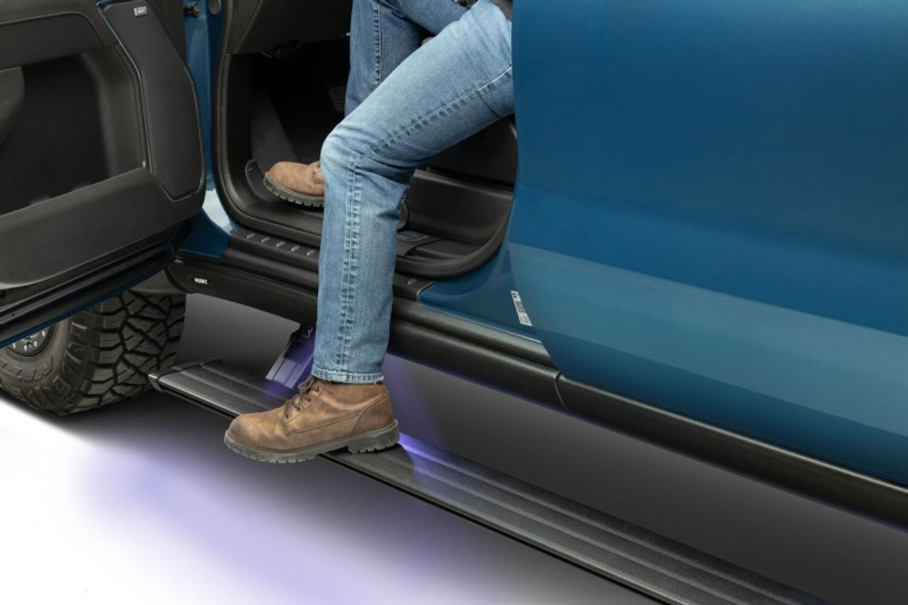 AMP Research 22-24 Chevrolet Silverado 1500 & 2024 2500/3500 DC/CC PowerStep Smart Series - 86255-01A