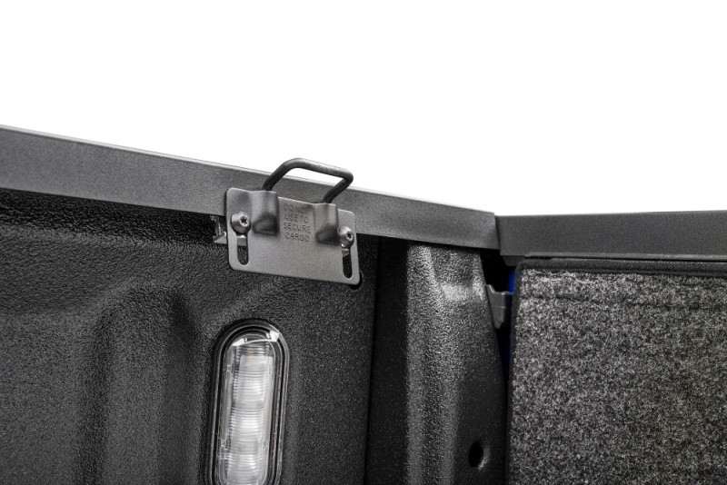 Extang 17-23 Nissan Titan w/Rail Sys. (5ft. 7in. Bed) Solid Fold ALX - 88706