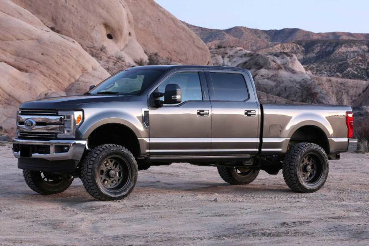 Fabtech 17-21 Ford F250/F350 4WD Gas 4in Basic Sys w/Stealth - K2252M