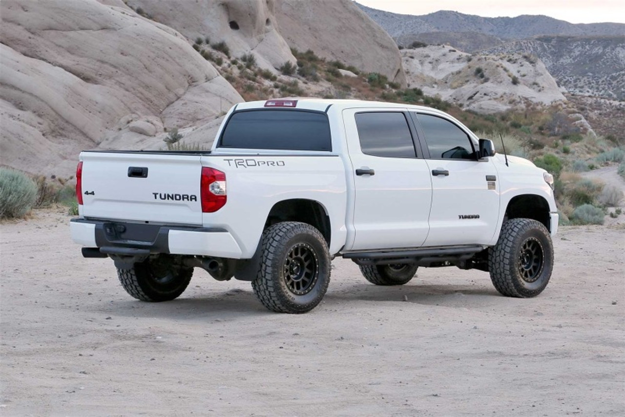 Fabtech 16-19 Toyota Tundra 4WD Trd Pro 4in Perf Sys w/Dlss 2.5 C/Os & Rr Dlss - K7077DL