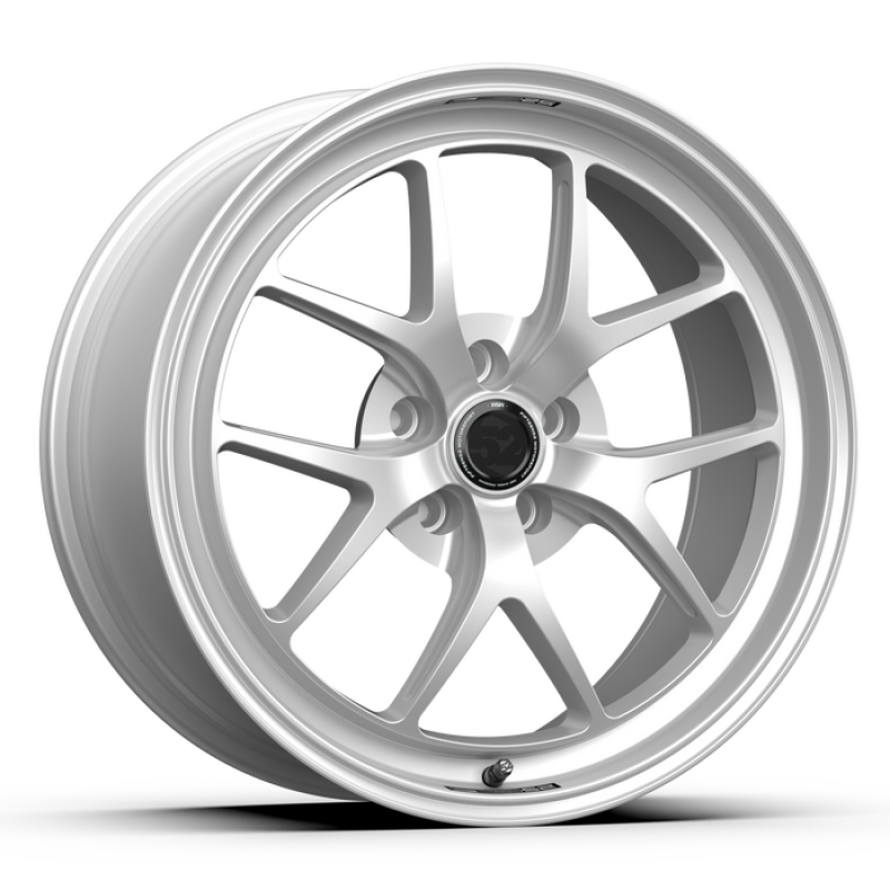 fifteen52 Sector RSR -19x9.5 / 5x120 / 22mm ET / 72.56mm Center Bore - Radiant Silver - RSSRS-99552+22