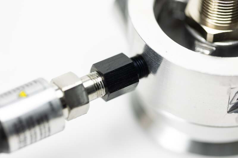 GReddy Male 1/8BSPT to Female 1/8NPT Aluminum Sensor Adapter - 11908610 Photo - Close Up