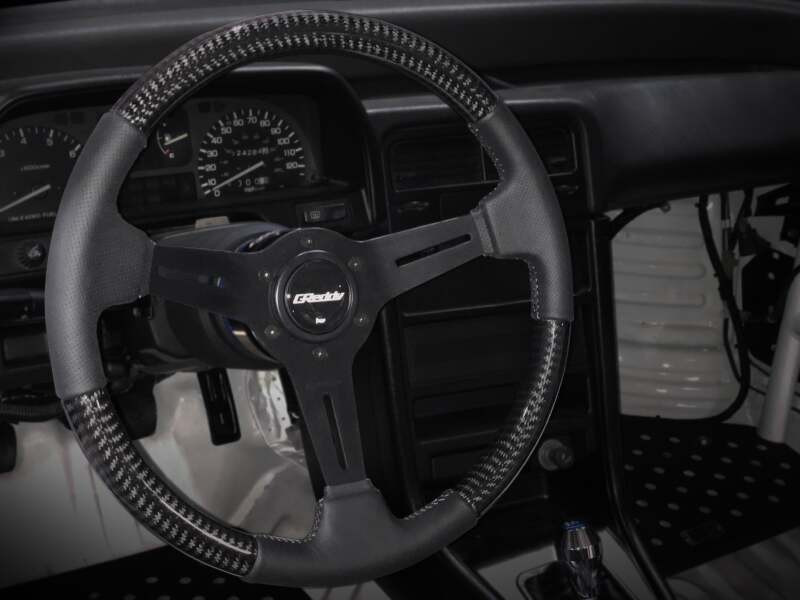GReddy Sports Steering Wheel - Carbon - 16600007 Photo - Close Up