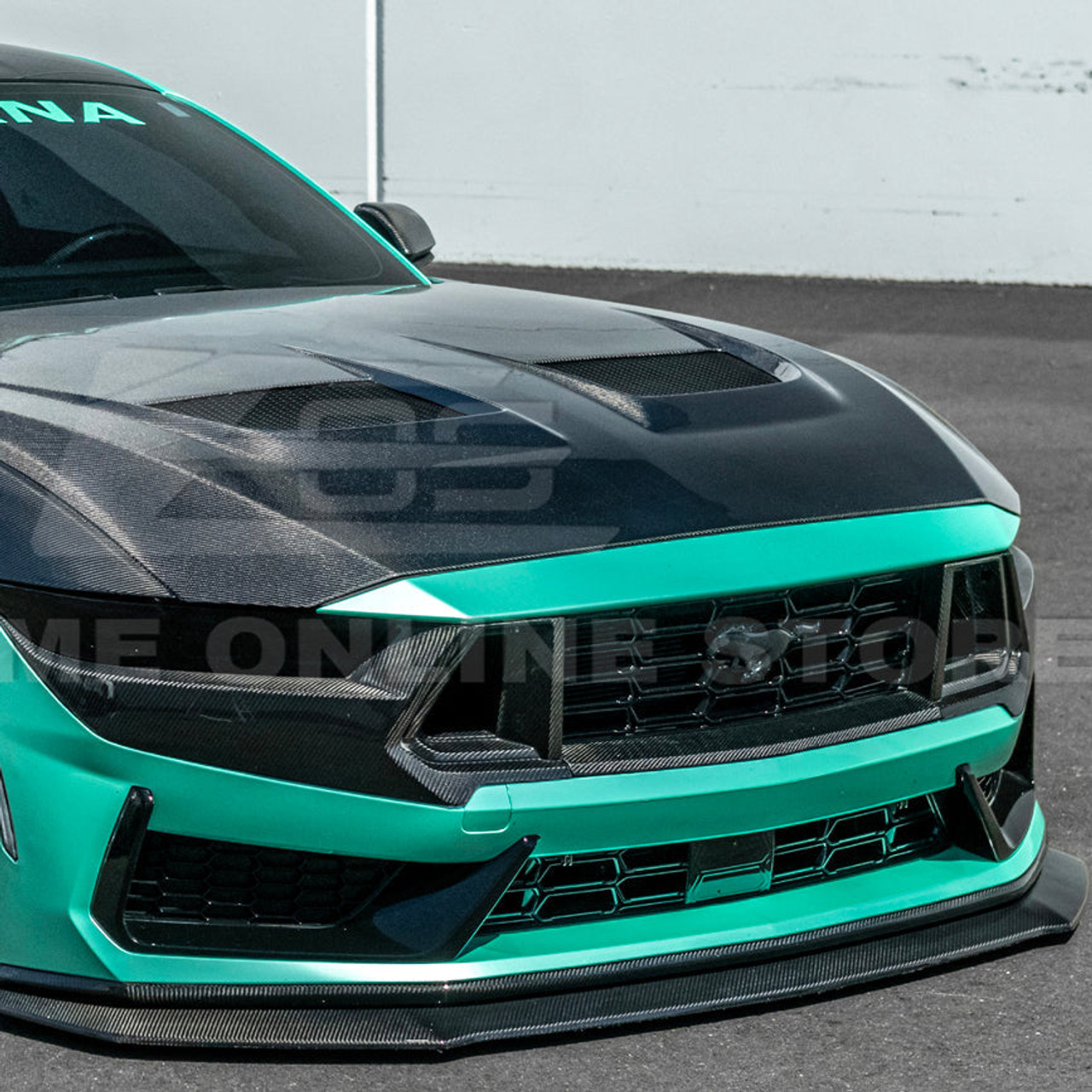 EOS Carbon Fiber Middle Grille Trim - 2024+ Ford Mustang Dark Horse (VENT-1240-BKCF)