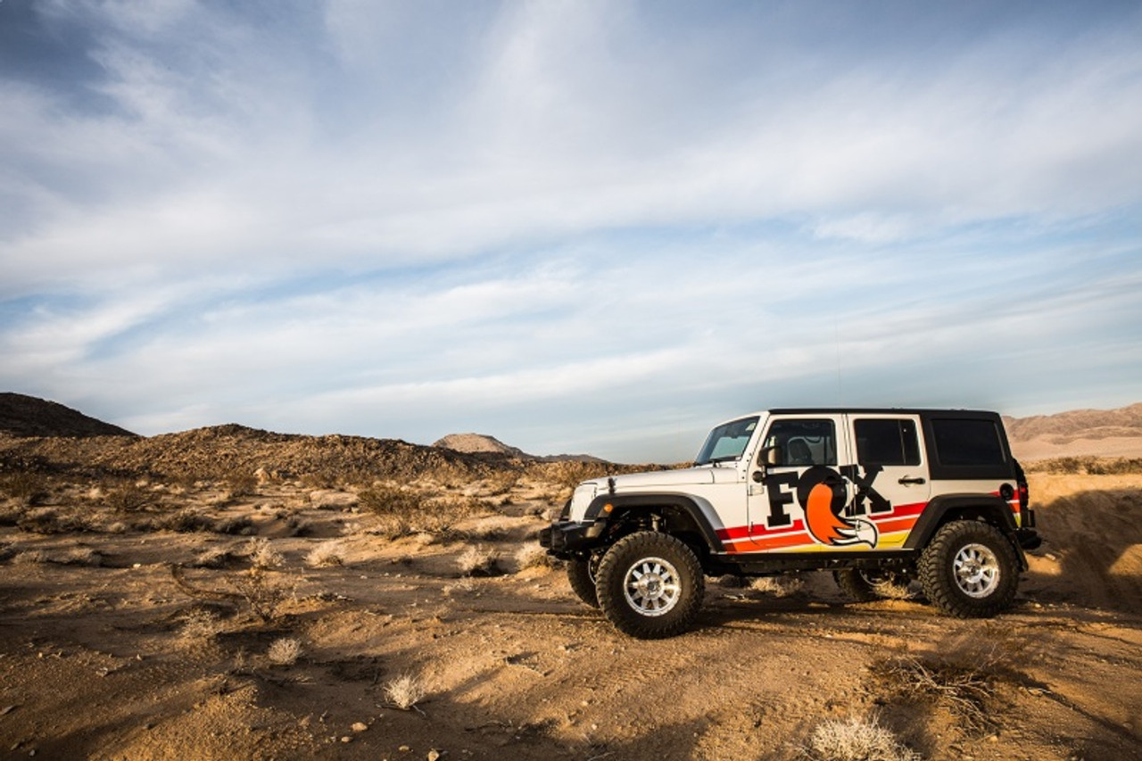 Fox 07+ Jeep JK 2.0 Performance Series 11.1in. Smooth Body IFP Front Shock (Aluminum) / 4-6in. Lift - 980-24-641