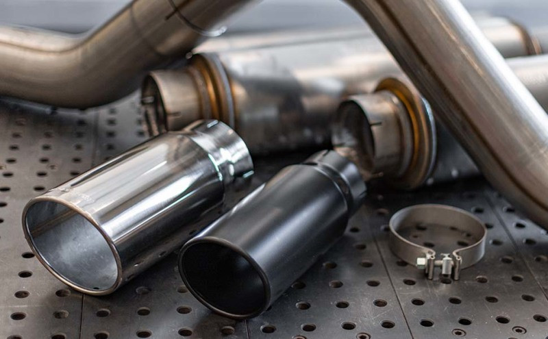 MagnaFlow Sys T/B 99-03 Ford F-250/F-350 Super Duty 7.3L Diesel 4in Single Passenger Side Rear Exit - 17878