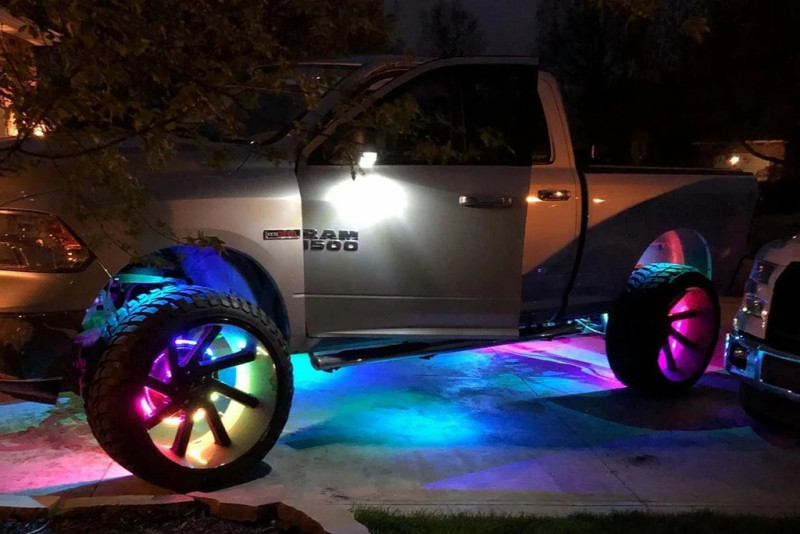 Oracle LED Illuminated Wheel Rings - ColorSHIFT Dynamic - ColorSHIFT - Dynamic - 4215-332