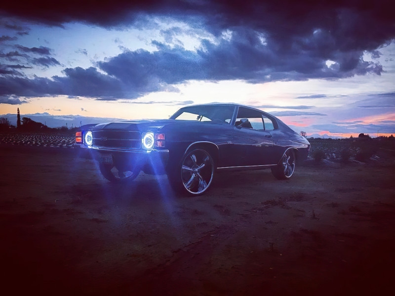 Oracle Pre-Installed Lights 7 IN. Sealed Beam - White Halo - 6905-001